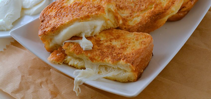 Un classico, la mozzarella in carrozza